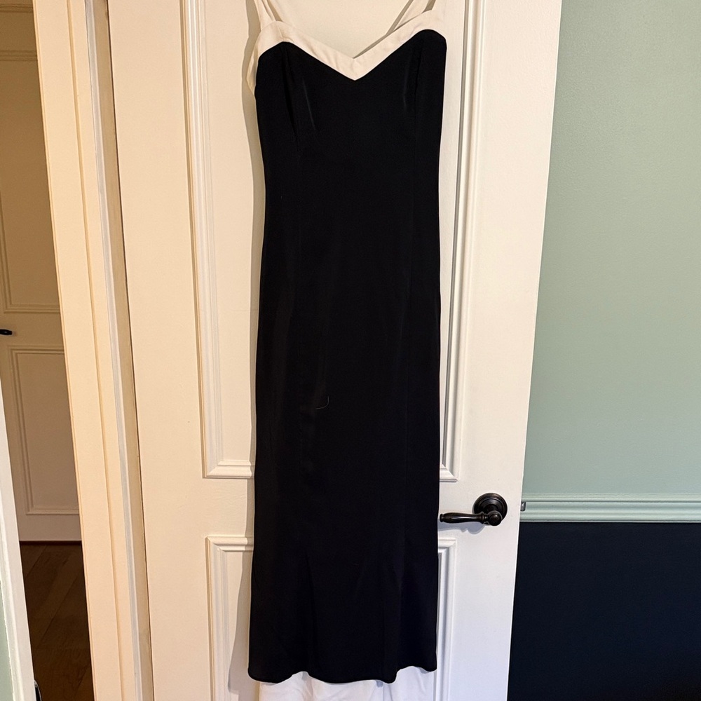 Abercrombie & Fitch Black and White Midi Dress